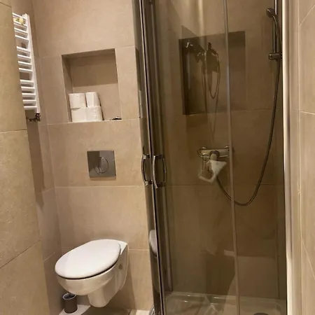 De La 2* Nizza