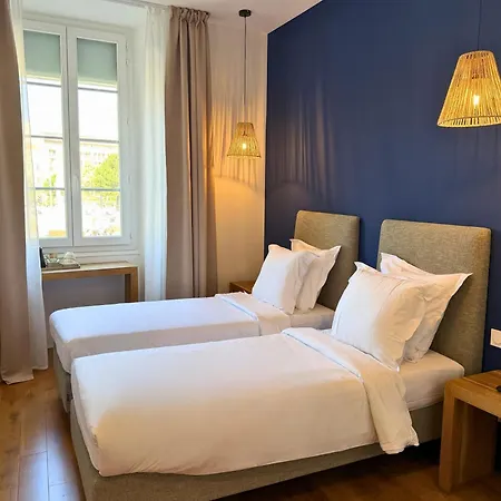 De La Hotel
