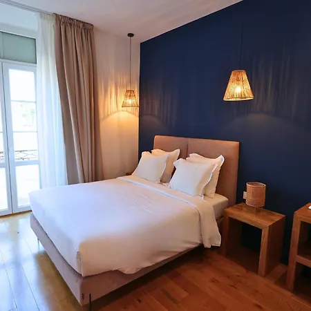 De La Hotel 2*