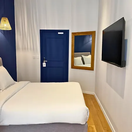 Hotel De La 2*