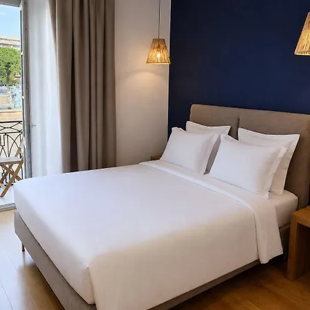 De La Hotel