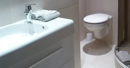 De La 2* Nice