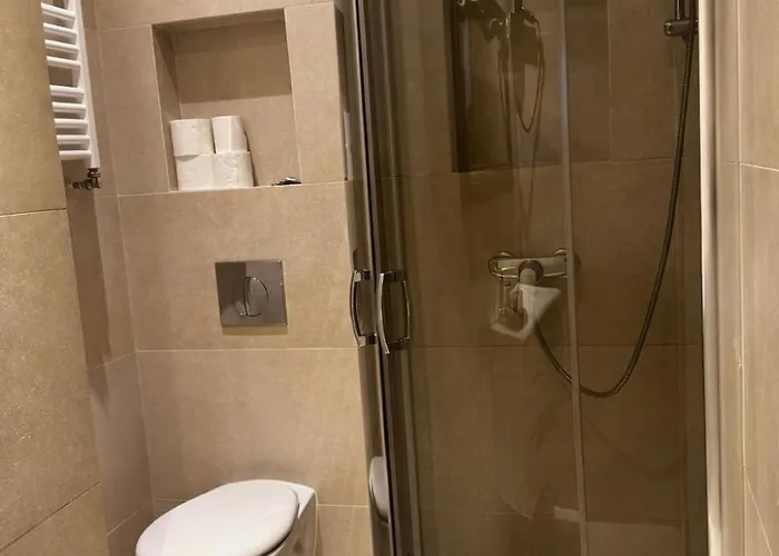 De La 2* نيس