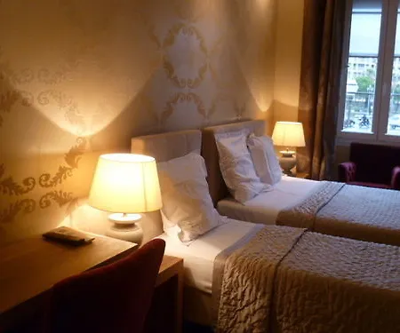 Hotel De La Mer 2*